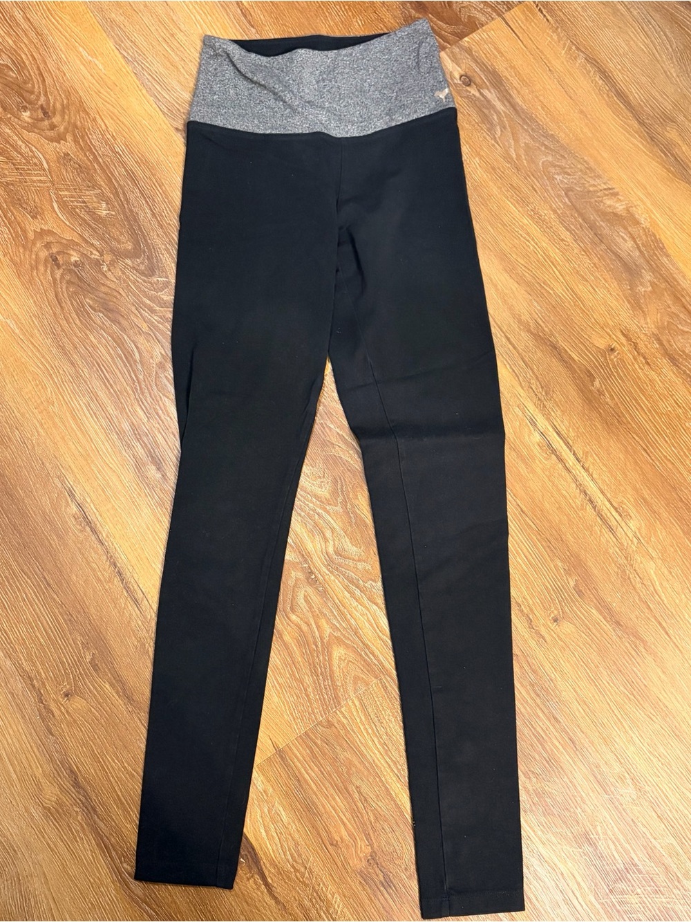 PINK Victoria’s Secret Black High-Waist Sequin Logo Leggings XS ✨